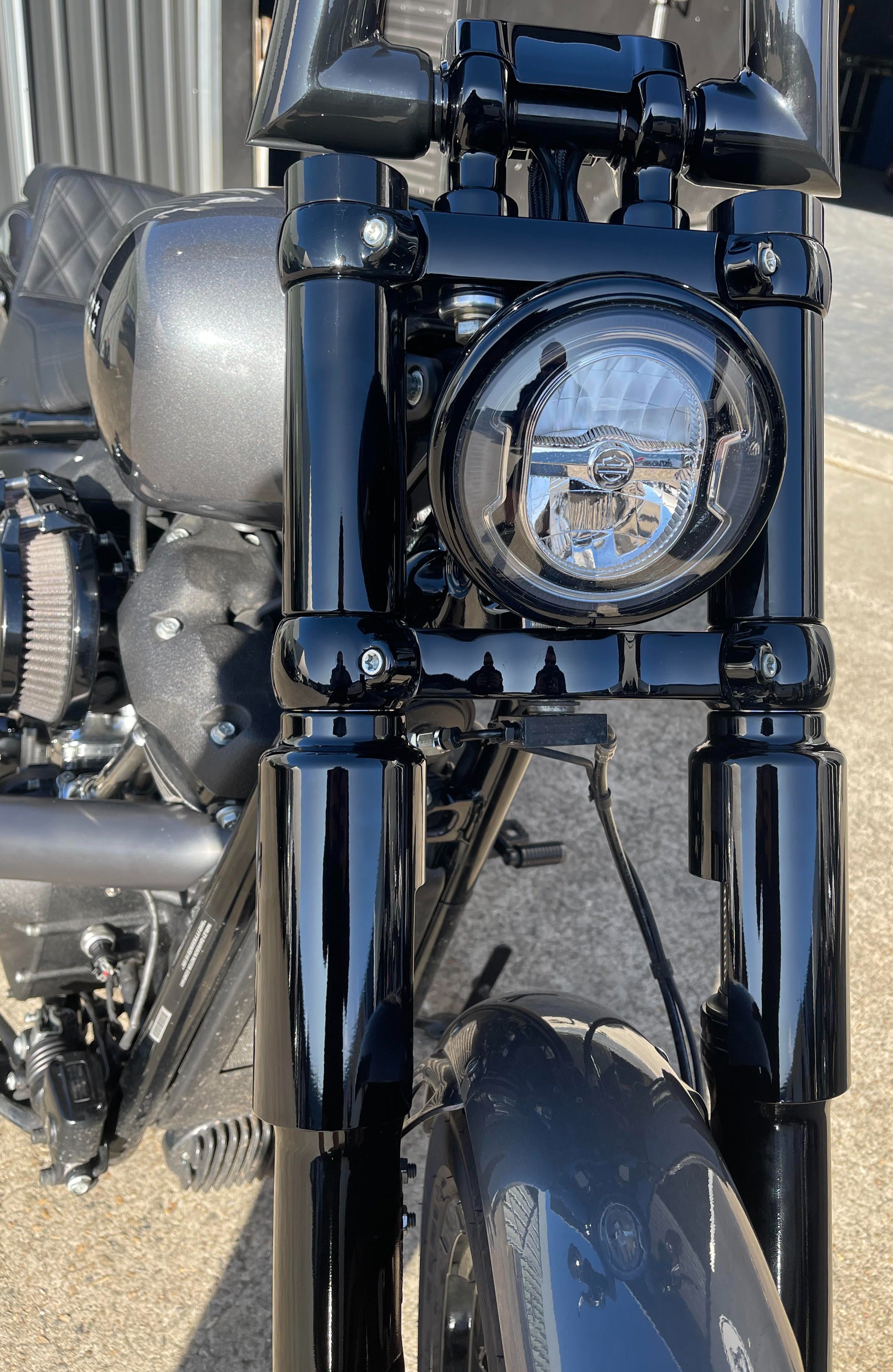 Street bob deals fork covers