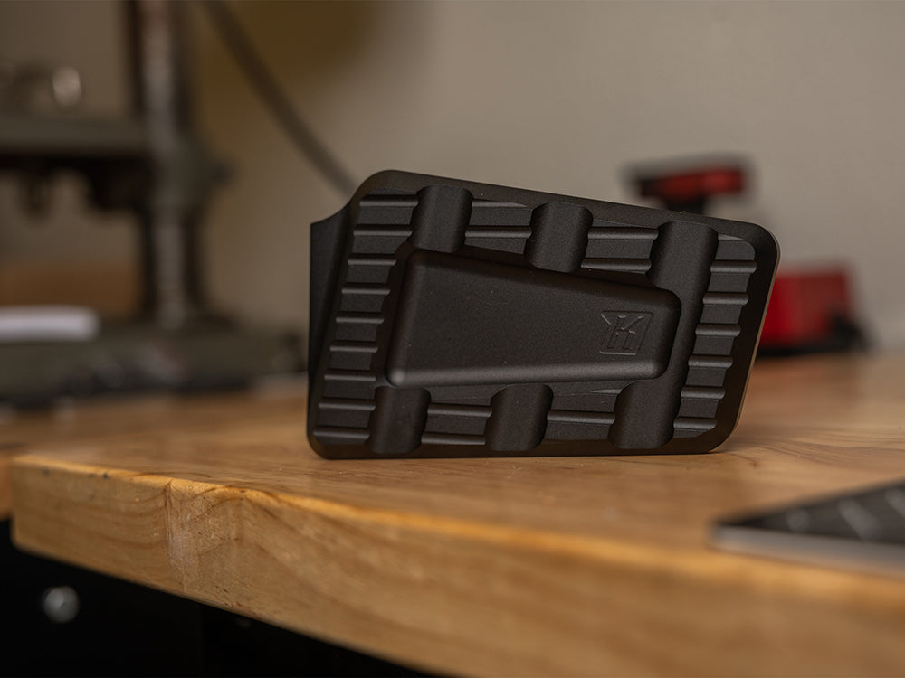 Trackboard Brake Pedal Pad – Black. Fits Touring 1980up, FL Softail 1986-2017 & Dyna Switchback 2012-2016 – Kodlin