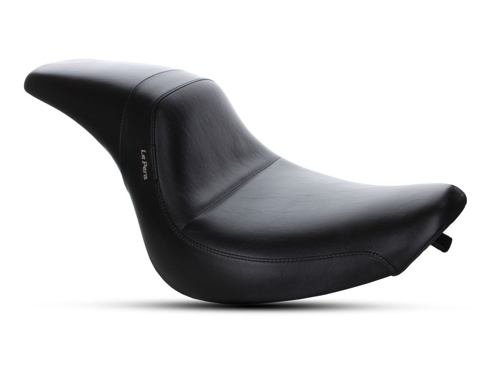 Daytona Sport Dual Seat - Smooth. Fits Softail 2006-2017 with OEM 200 Rear Tyre.