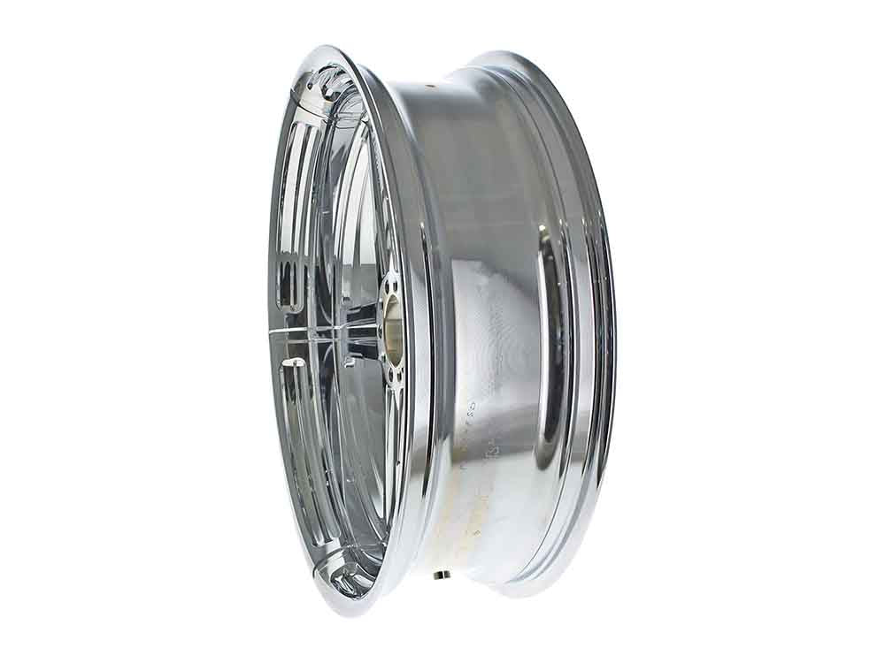 18in. x 5.50in. wide Formula Wheel - Chrome