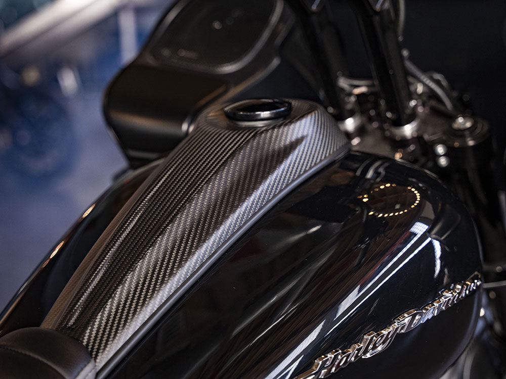 Carbon Dash, Center Fill Models – Matte Finish. Fits Street Glide 2008-2020, Road Glide 2008-2020, Electra Glide 2008-2022, Ultra Limited 2010-2024 Road Glide Limited 2020-2024 & Tri Glide 2009up – Saddlemen Seats