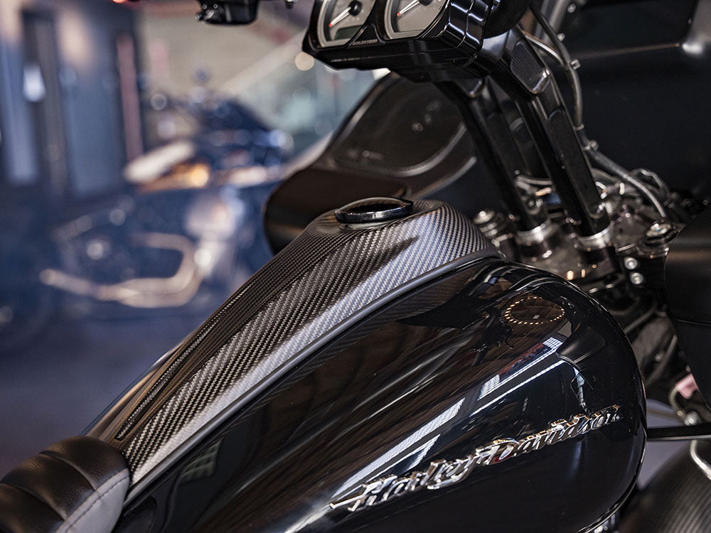 Carbon Dash, Center Fill Models – Matte Finish. Fits Street Glide 2008-2020, Road Glide 2008-2020, Electra Glide 2008-2022, Ultra Limited 2010-2024 Road Glide Limited 2020-2024 & Tri Glide 2009up – Saddlemen Seats