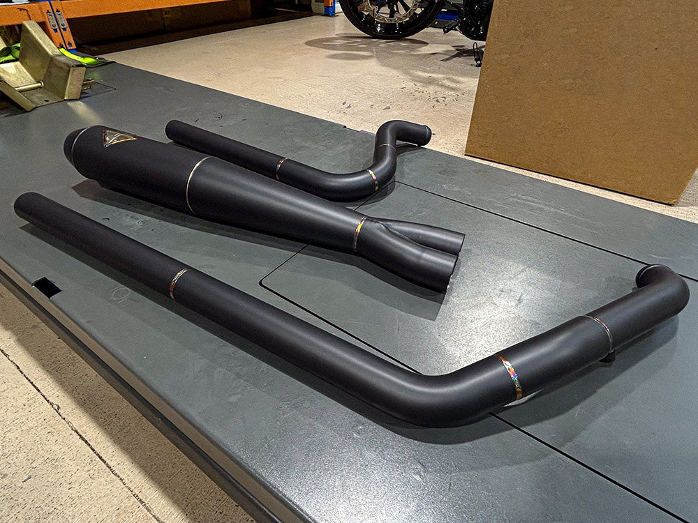 2-into-1 Turnpike Full Length Exhaust – Black Onyx. Fits Touring 2017up.