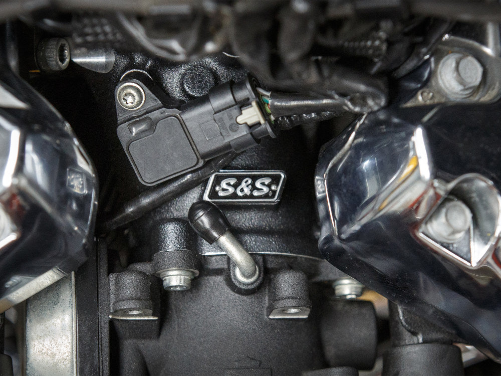 Premium 55mm CNC Ported Performance Intake Manifold – Black. Fits Fits Softail 2018-2024 & Most Touring 2017-2024 – S&S