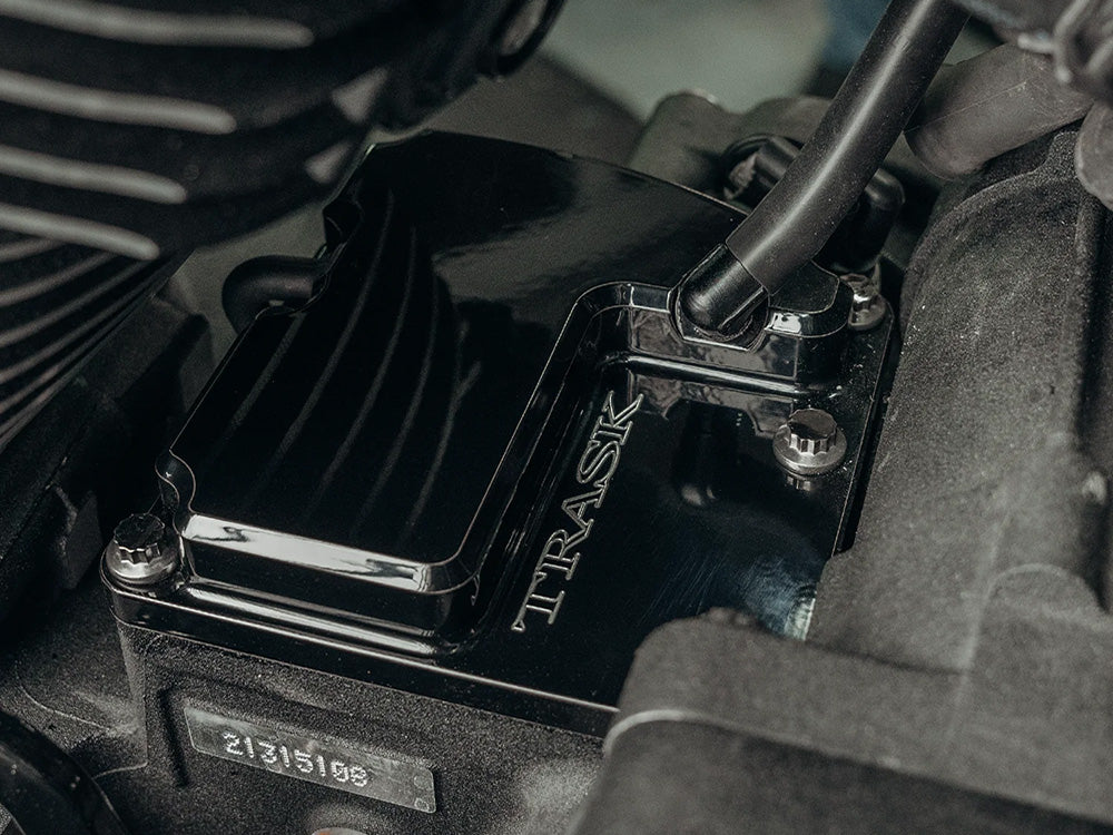 CheckM8 Vented Transmission Top Cover – Black. Fits Milwaukee-Eight 2017up – Trask Performance